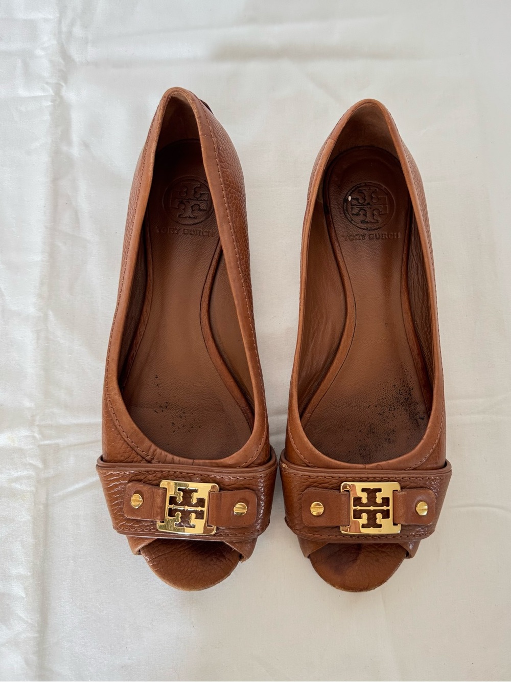 Tory Burch Cognac Leather Peep-Toe Flats with Gold Logo Size 8.5M - Picture 5 of 12